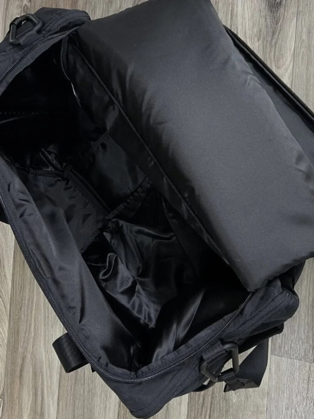 Lululemon More Miles Duffel 40L D Zip Crossbody - BRAND NEW WITH TAGS